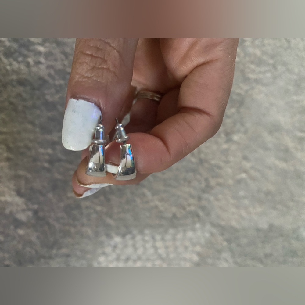 Like new!! Small & Thick Hoop Earrings